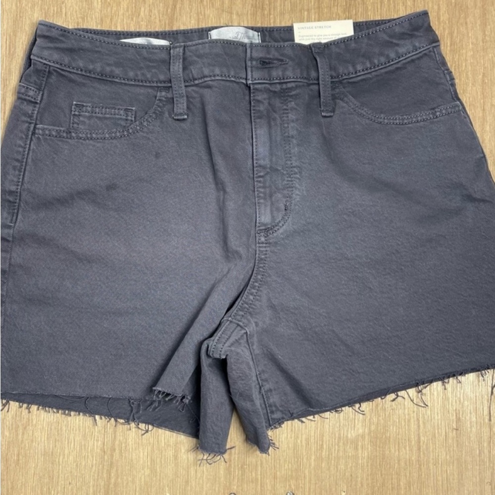 Universal Thread Vintage Midi Denim Stretch Shorts Size 6/28